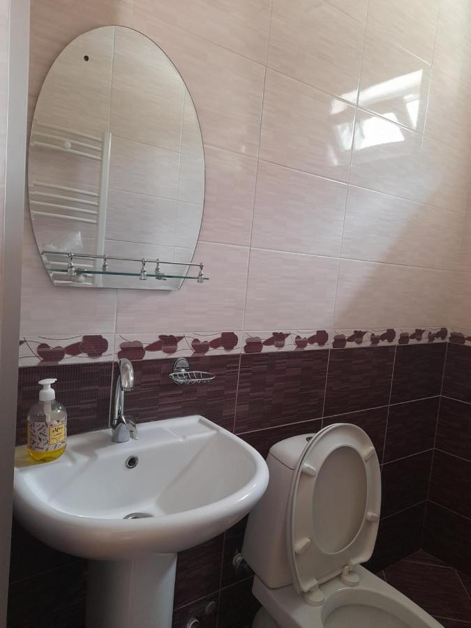 Kera Guest House Kazbegi Luaran gambar