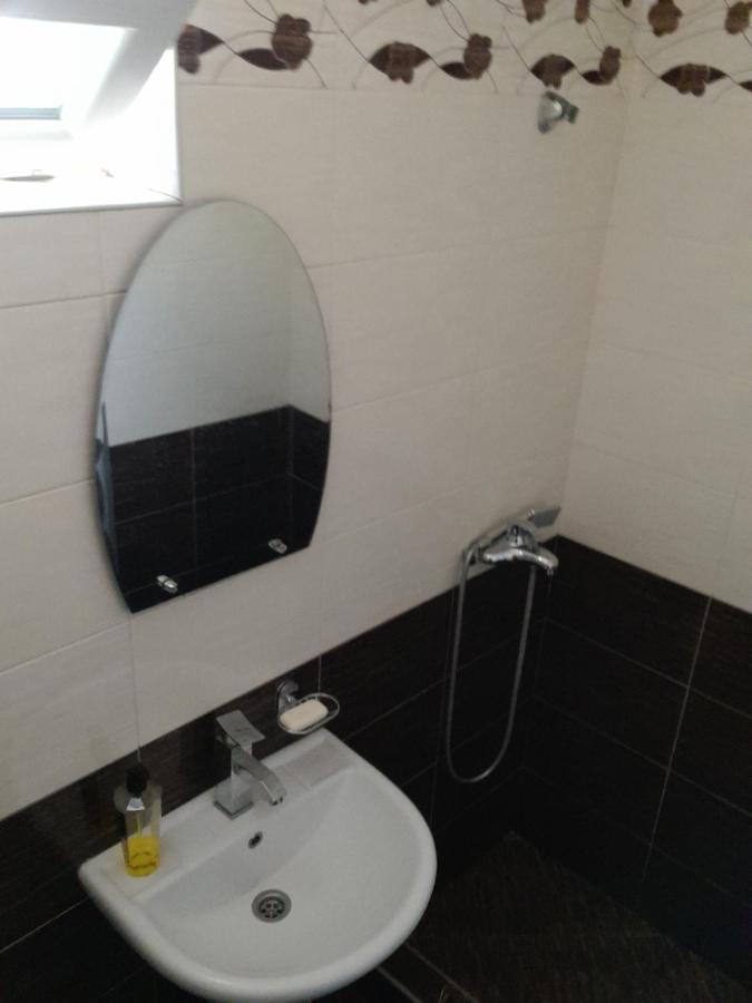 Kera Guest House Kazbegi Luaran gambar